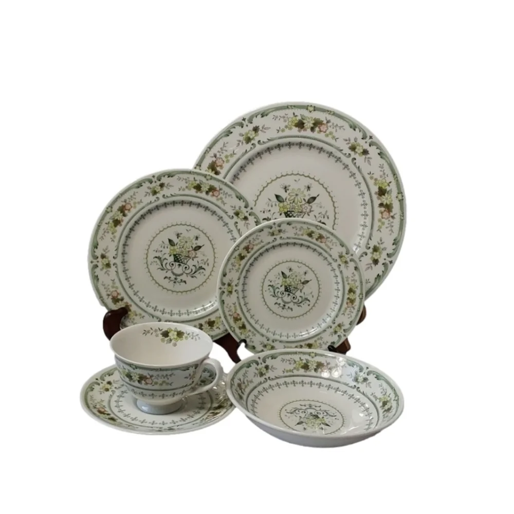 ROYAL DOULTON BONE CHINA T. C 1034 PROVENCAL 6 PIECE PLACE SETTING‎ DINNER FOR 1